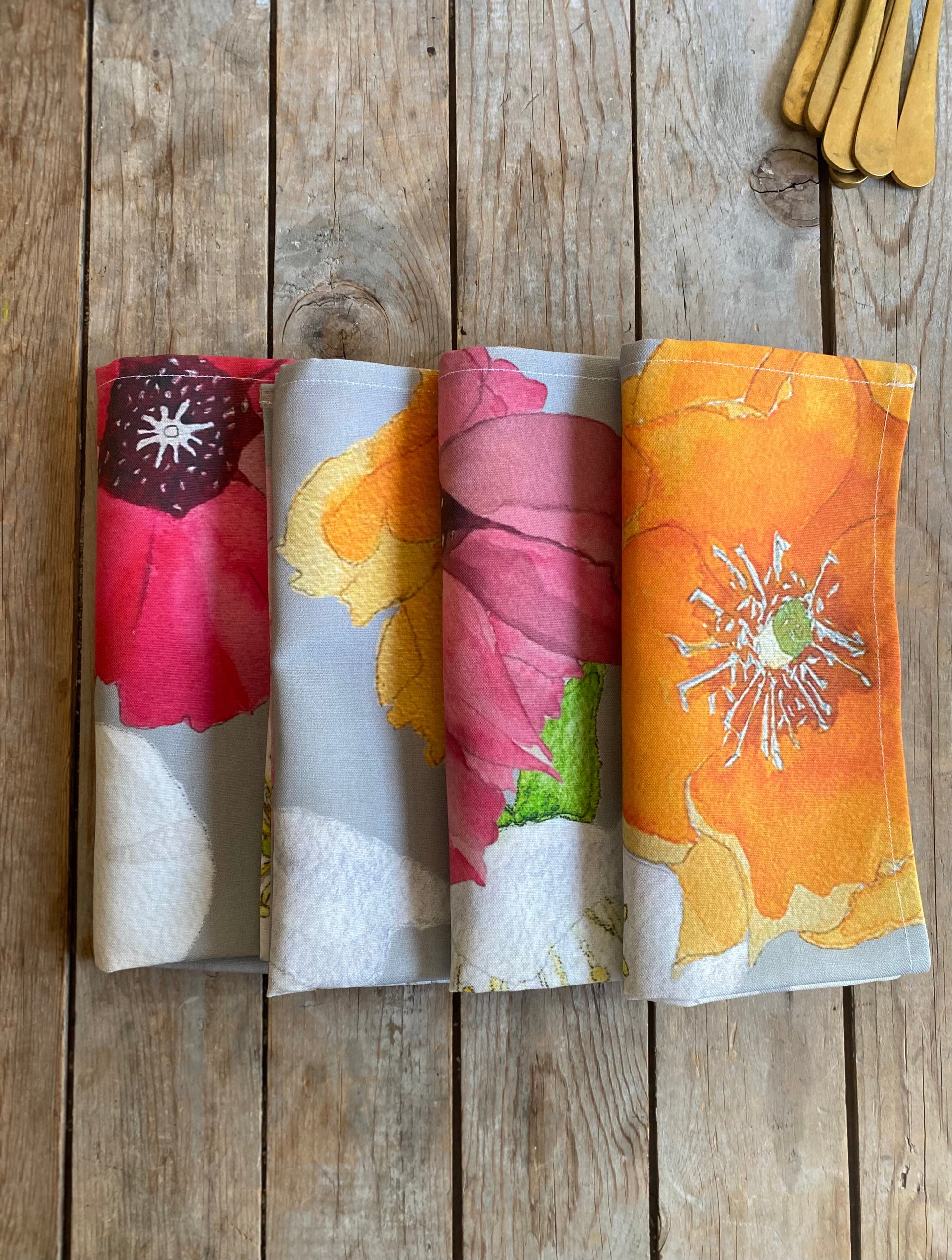 💚 Napkin Set: Cactus Flowers on Grey