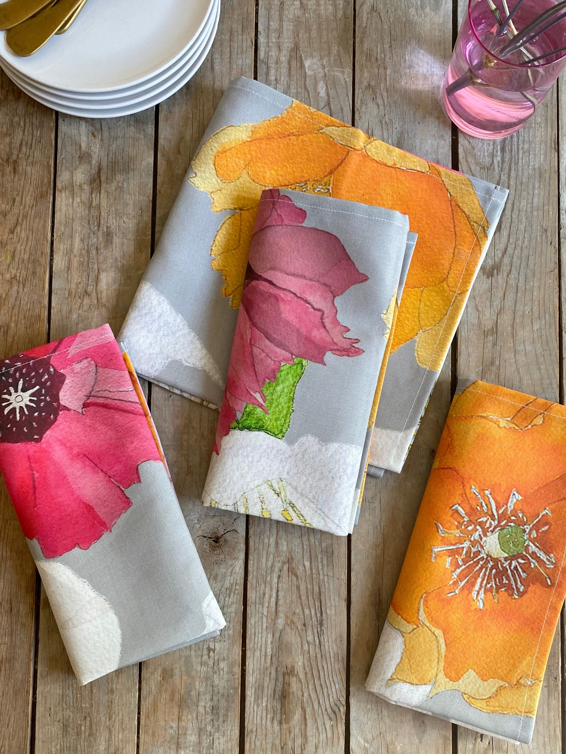 💚 Napkin Set: Cactus Flowers on Grey