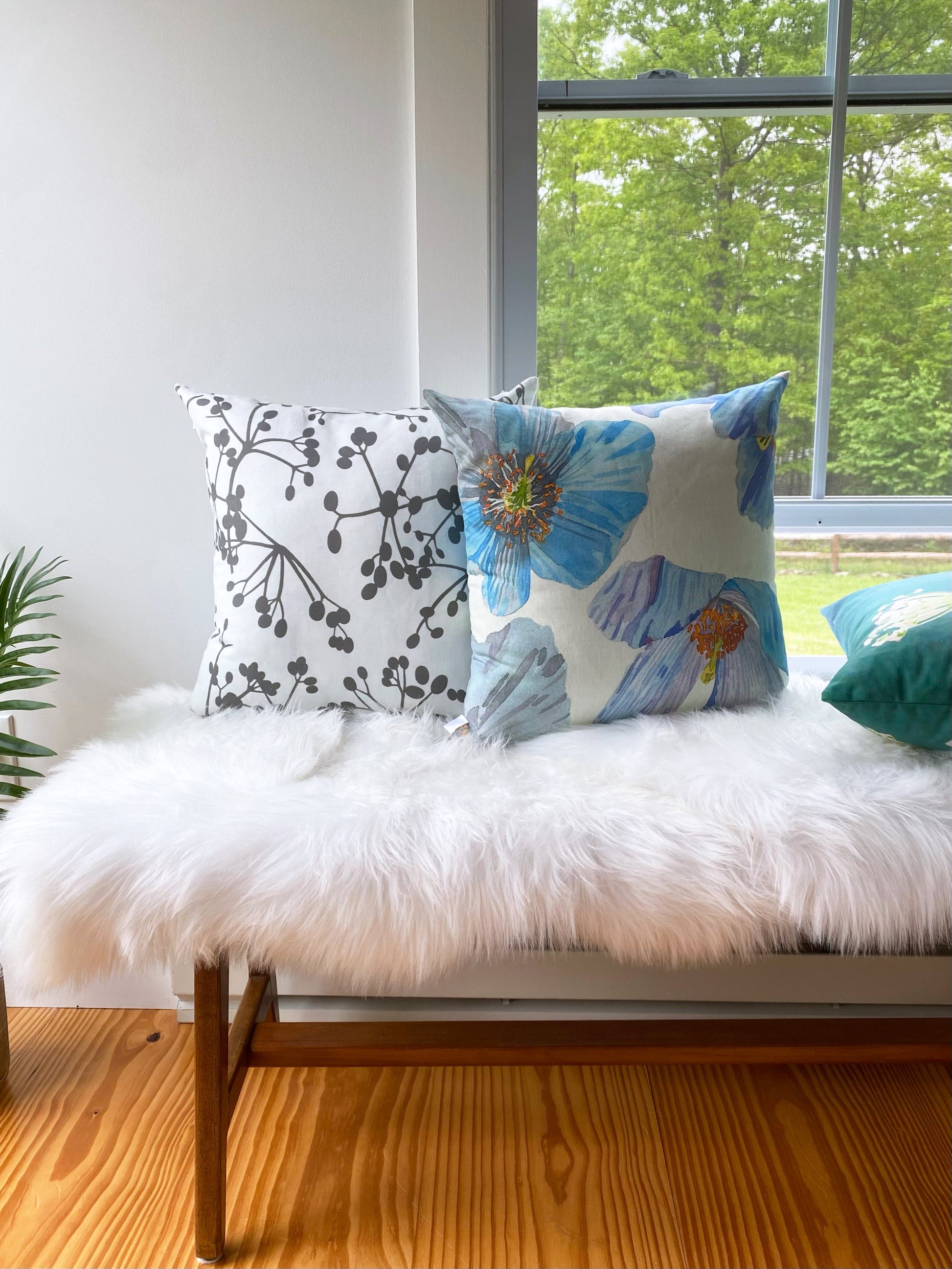 💚 Throw Pillow: Himalayan Blue Poppies on Ecru