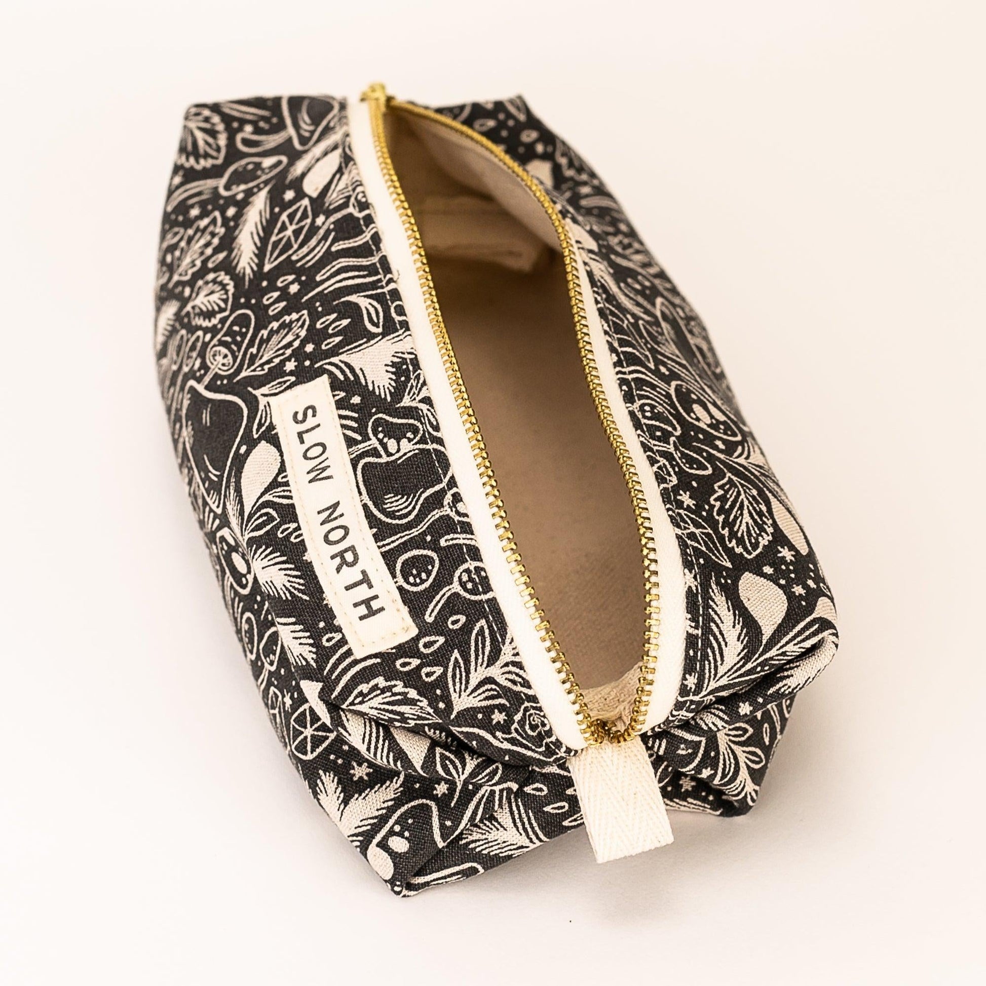 ☼ Travel Pouch - Mystical Mushroom