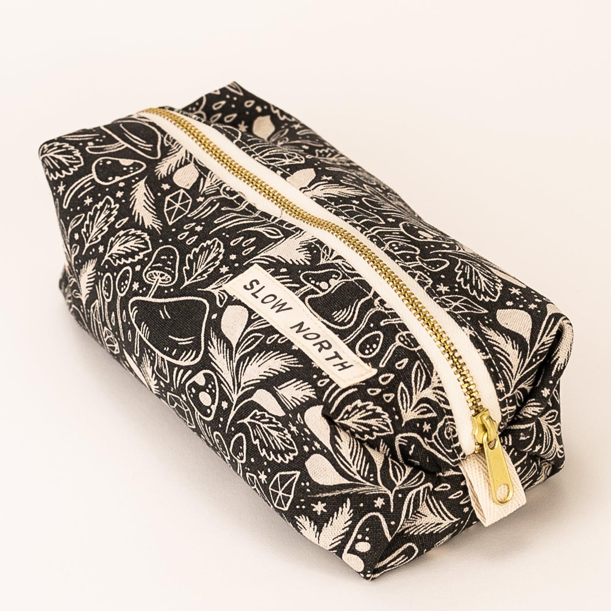 ☼ Travel Pouch - Mystical Mushroom