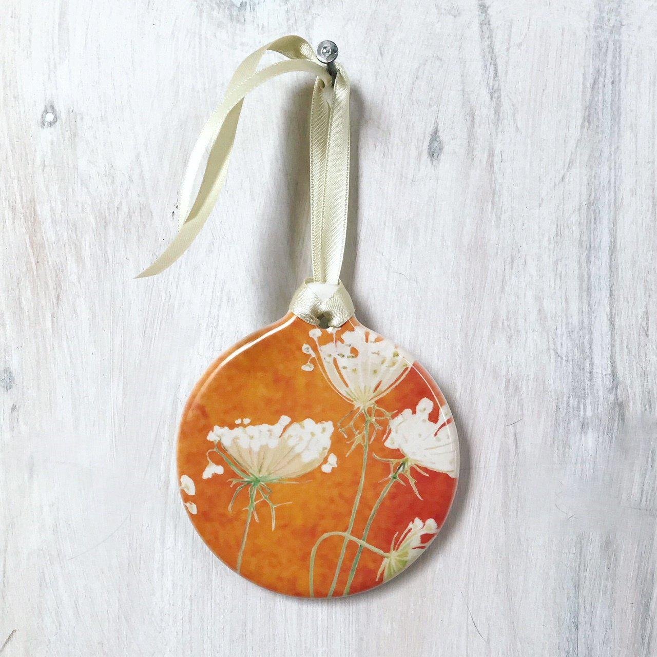 💚 Room Ornament: Queen Anne's Lace on Rusty Orange