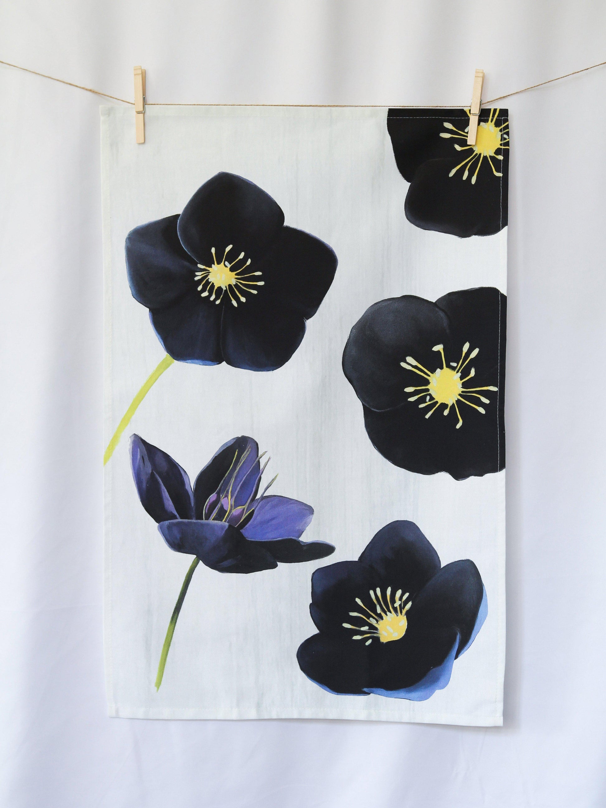 💚 Tea Towel: Black Hellebore on Snow