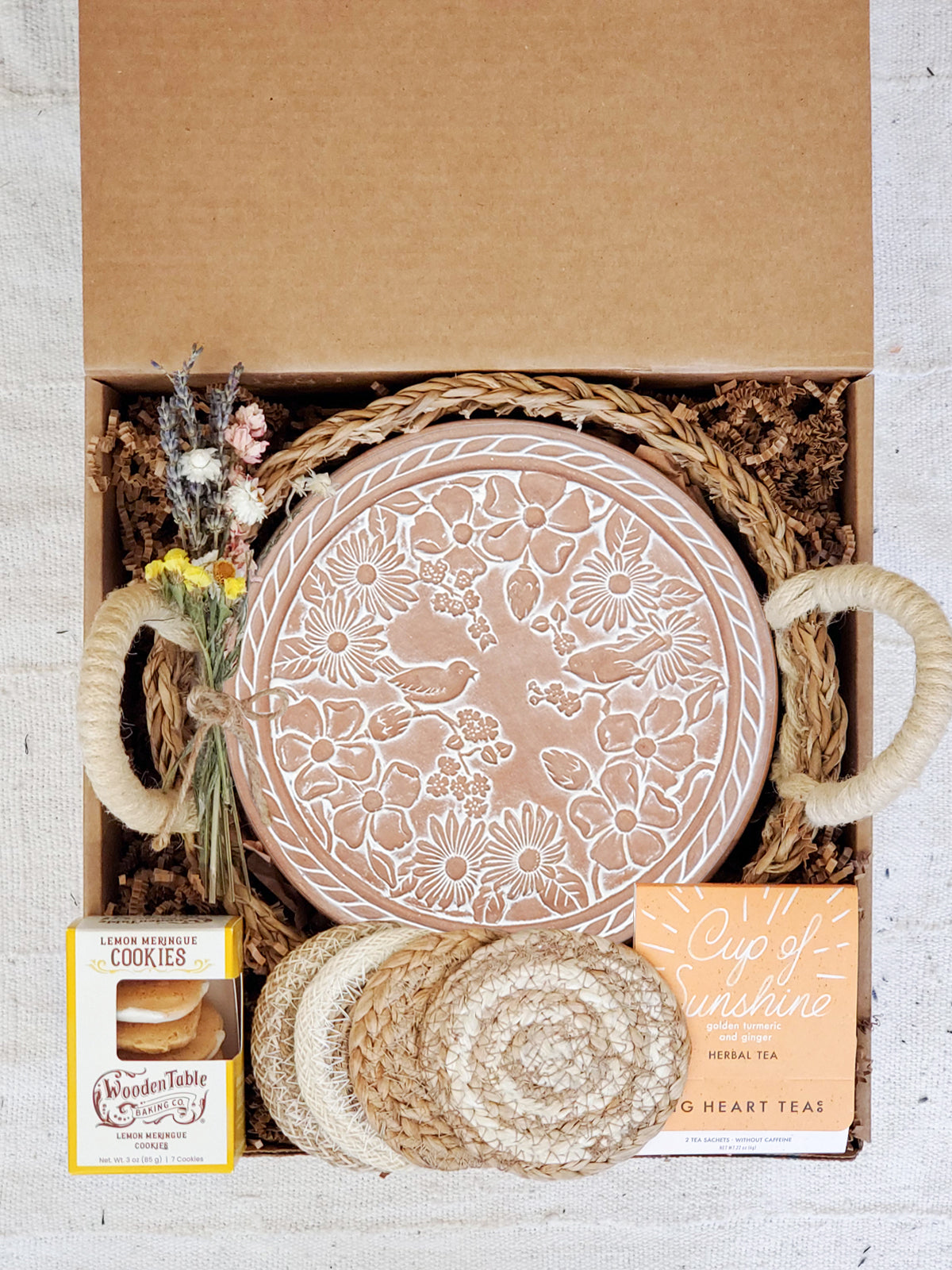 Bread Warmer Gift Box With Tea And Cookies - Round