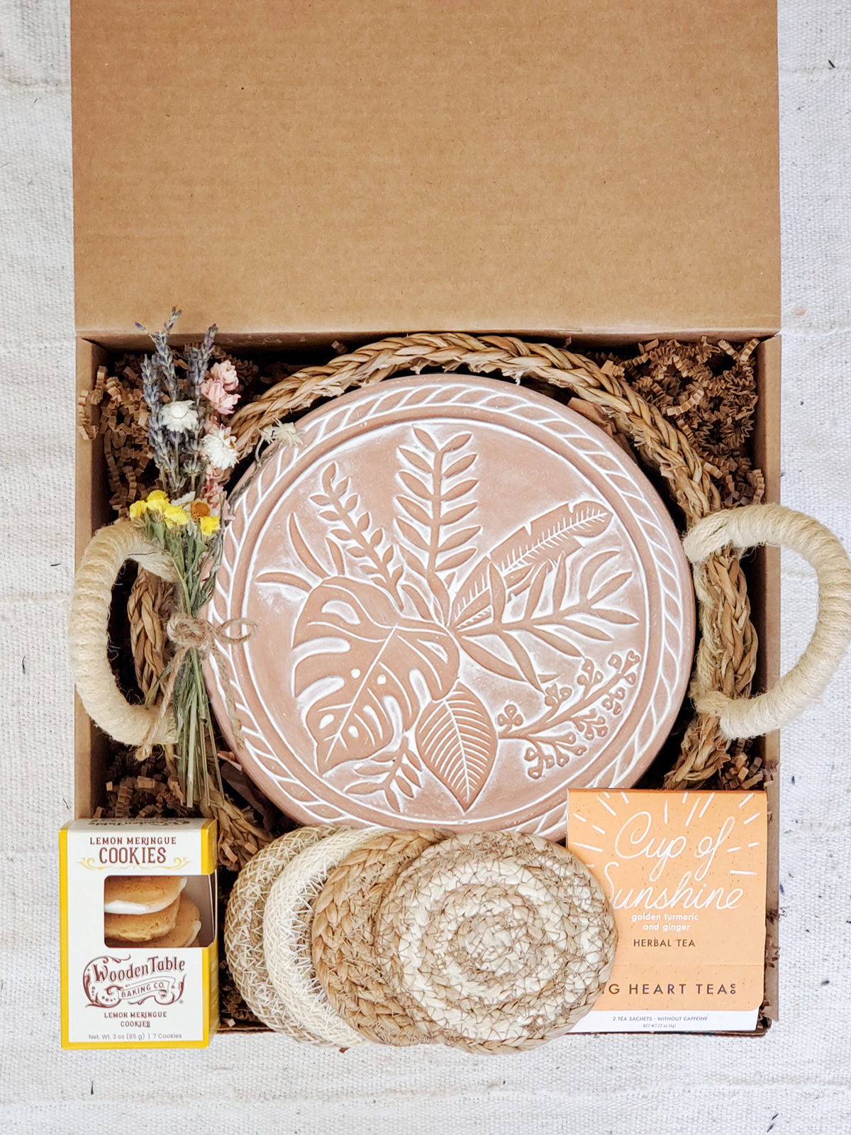 Bread Warmer Gift Box With Tea And Cookies - Round