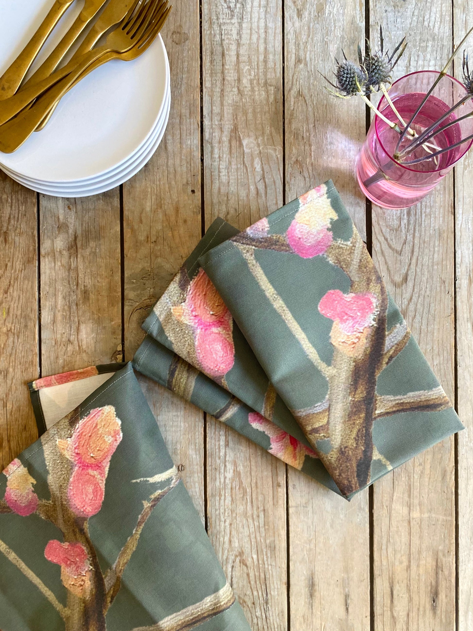 💚 Napkin Set: Tree with Pink Flowers on Dark Grey