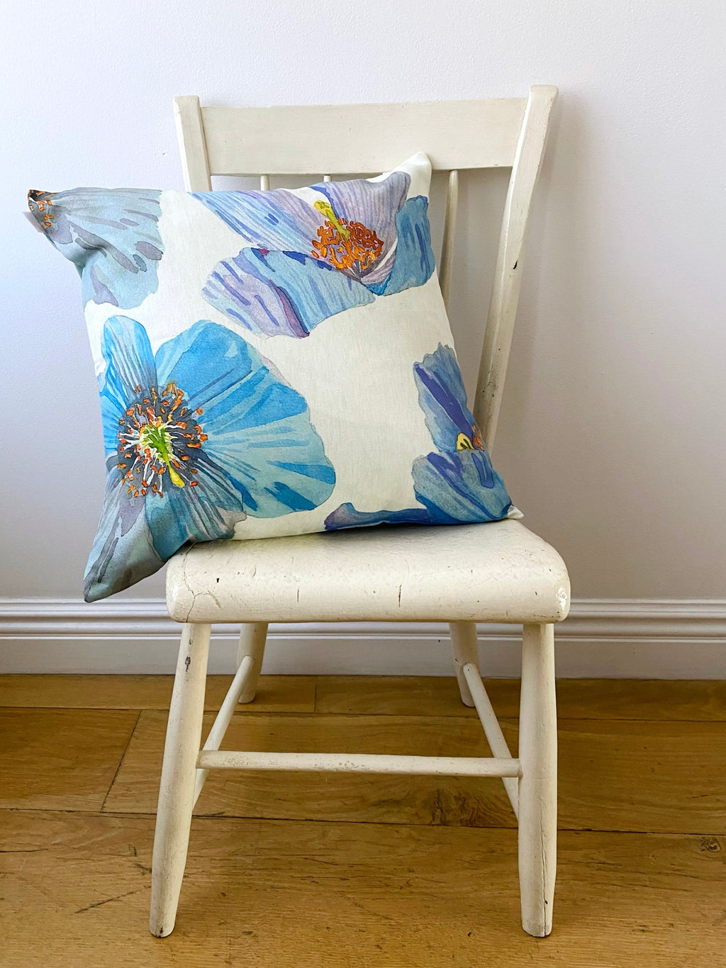 💚 Throw Pillow: Himalayan Blue Poppies on Ecru