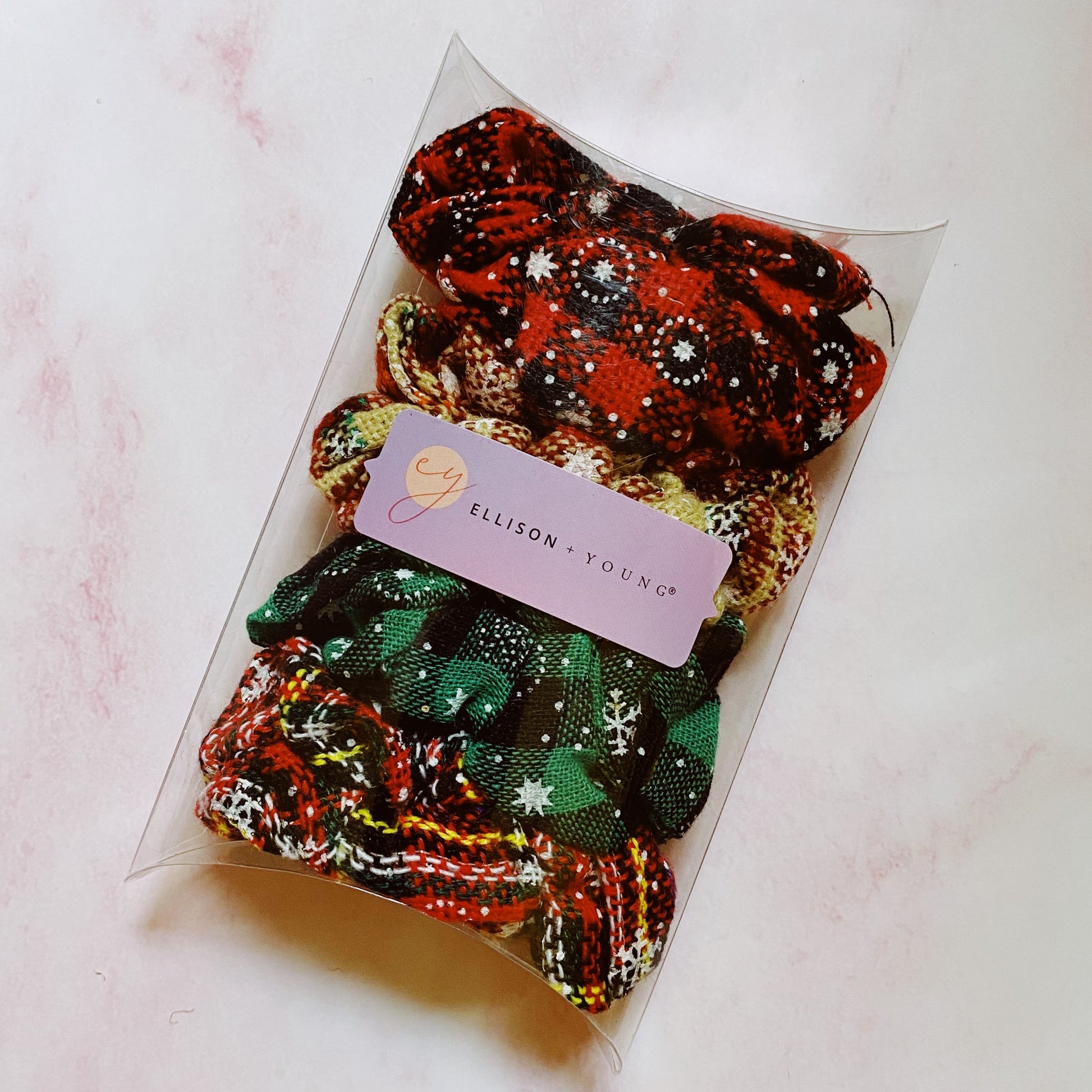 🧡 Merry Plaid Scrunch Set Of 4