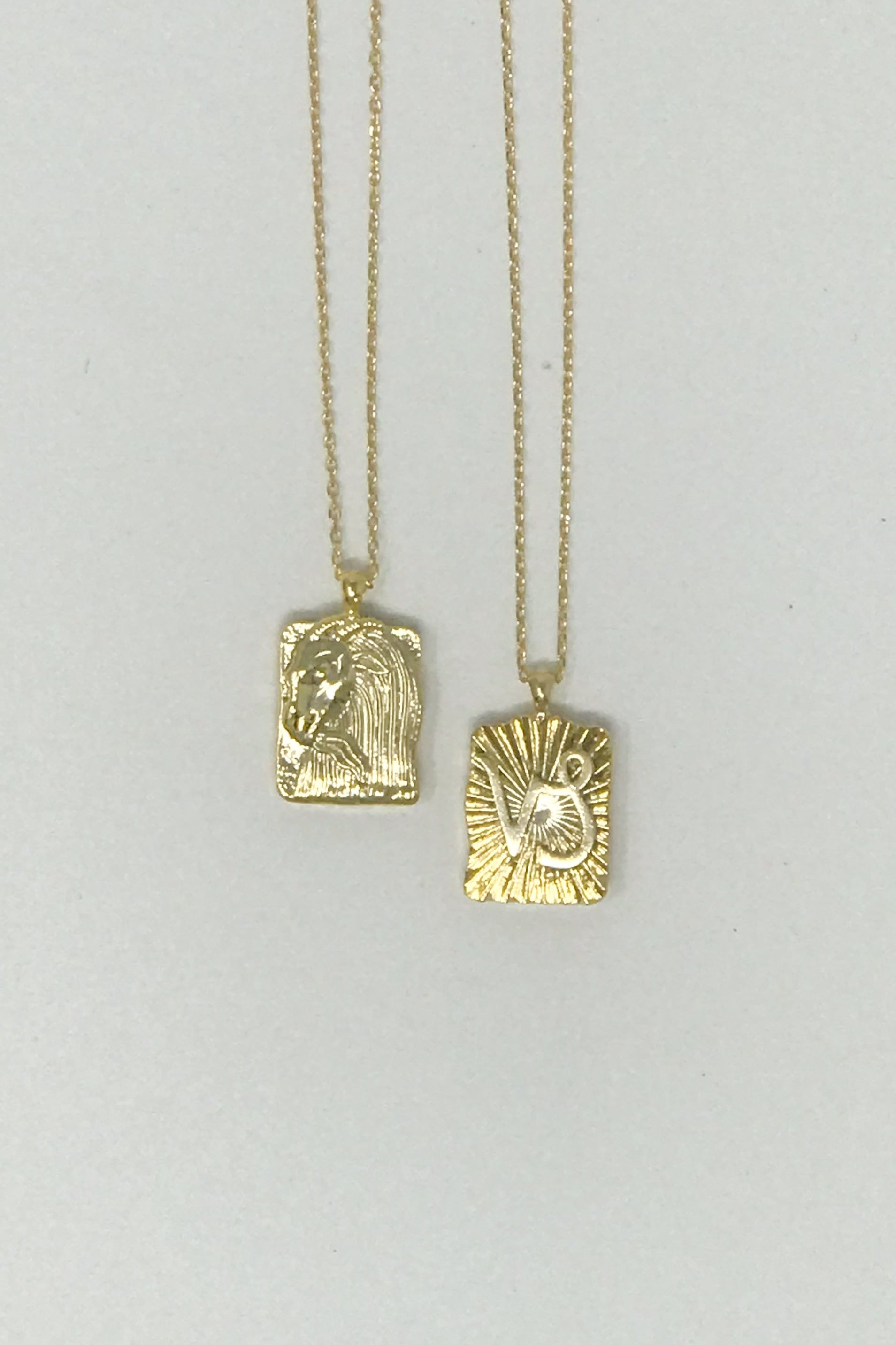 🧡 Reversible Zodiac Necklace 🧡
