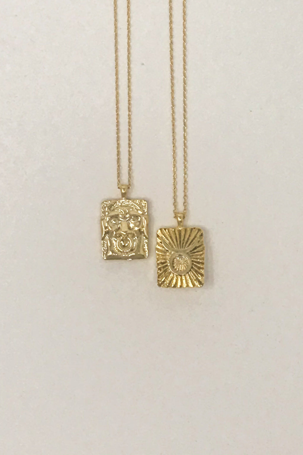 🧡 Reversible Zodiac Necklace 🧡