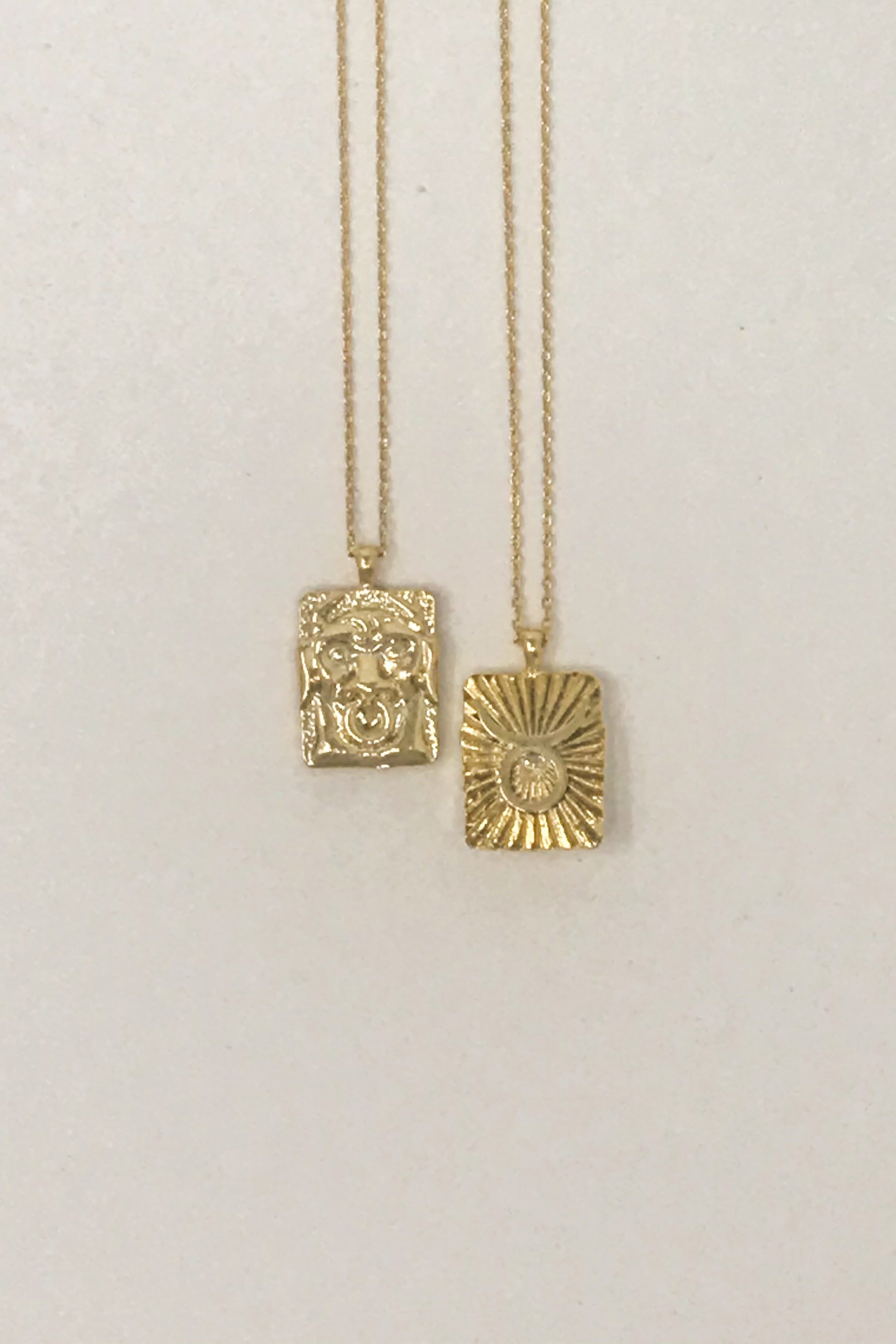 🧡 Reversible Zodiac Necklace 🧡
