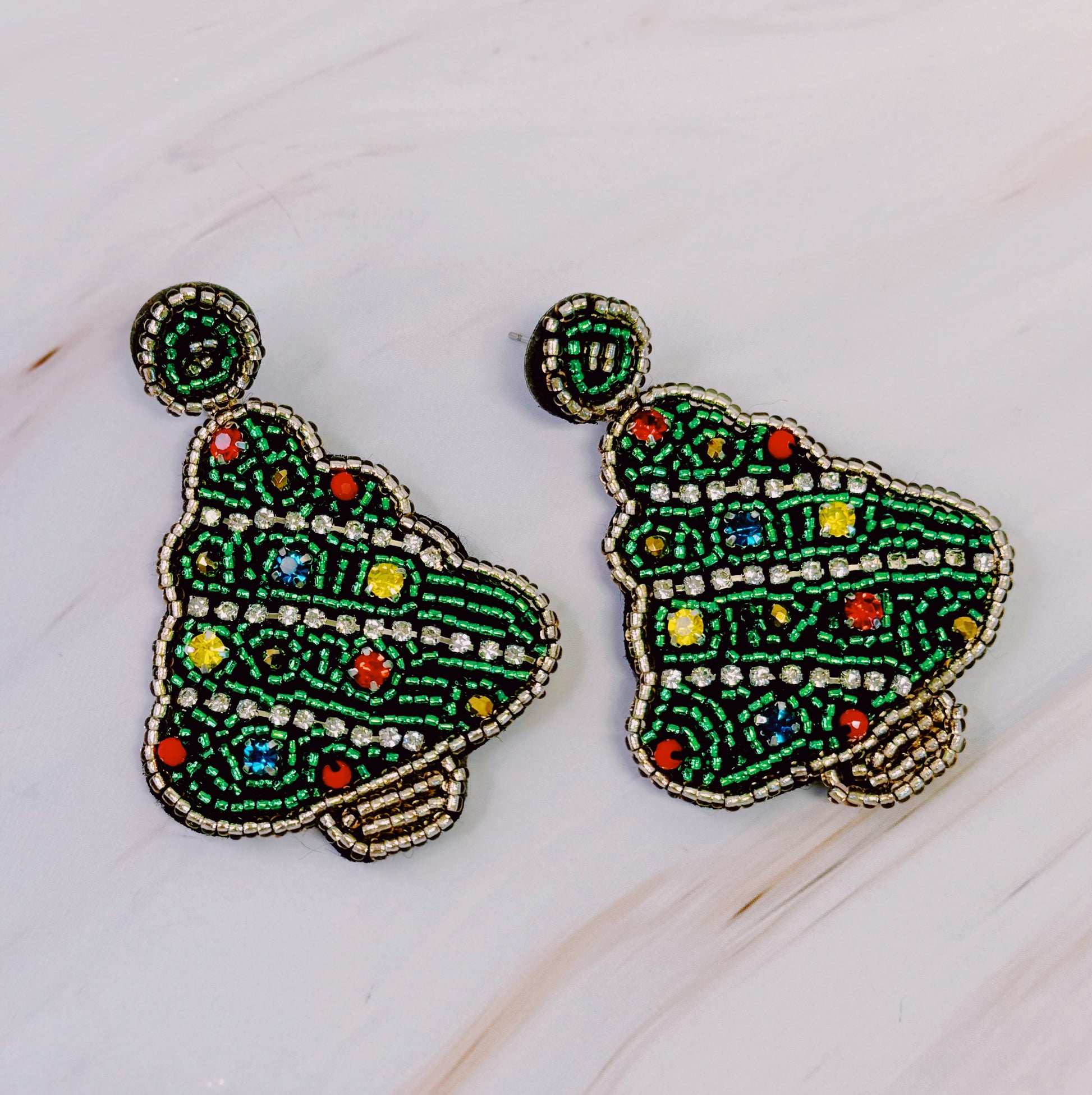 🧡 Beaded Holiday Tree Earrings