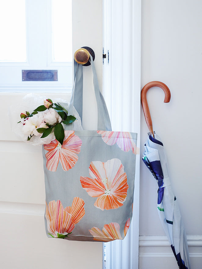 💚 Tote Bag: Hibiscus on Grey