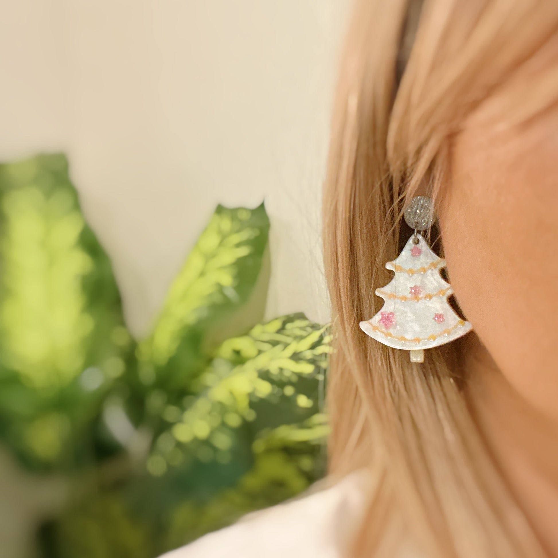 🧡 Merry Magic Christmas Tree Earrings