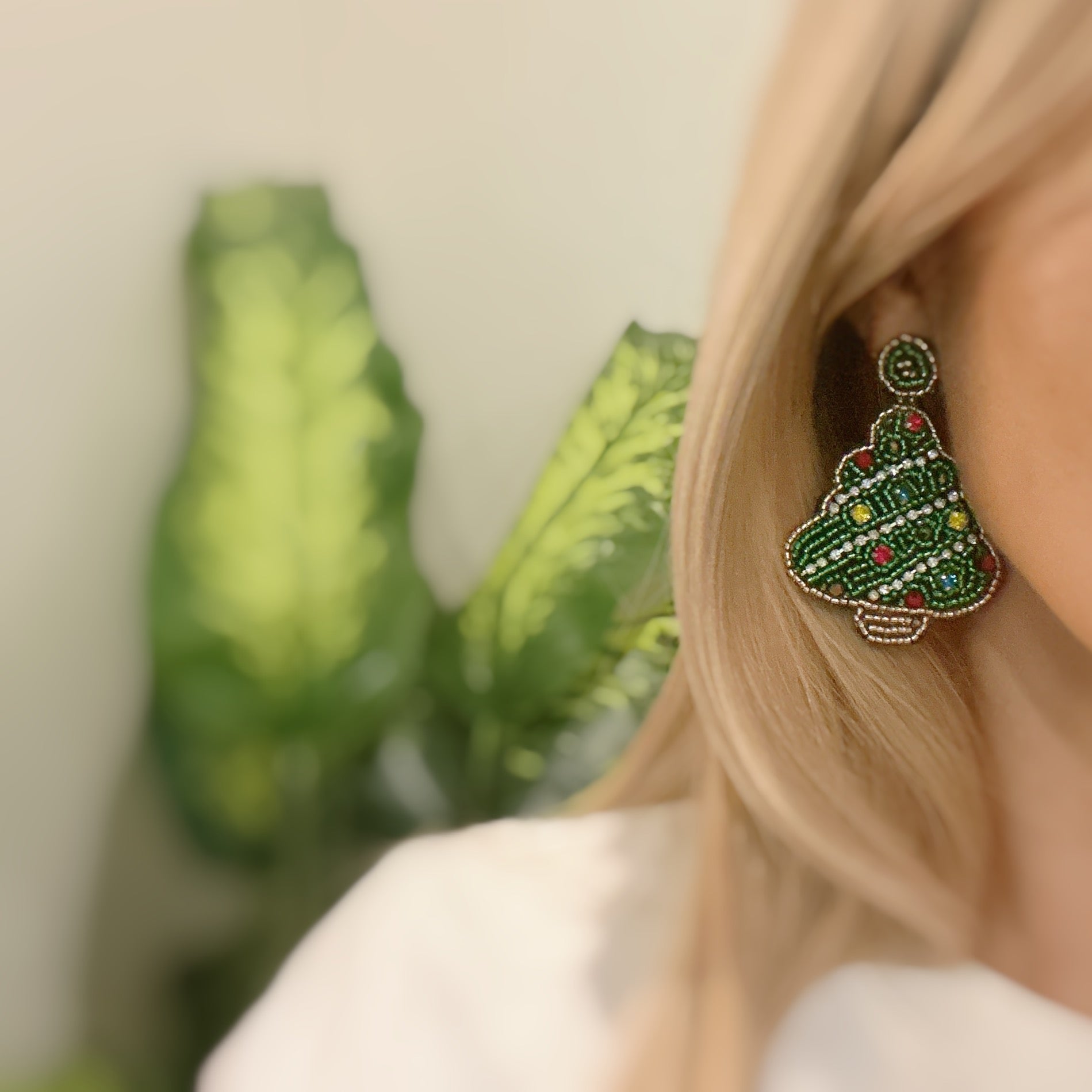 🧡 Beaded Holiday Tree Earrings