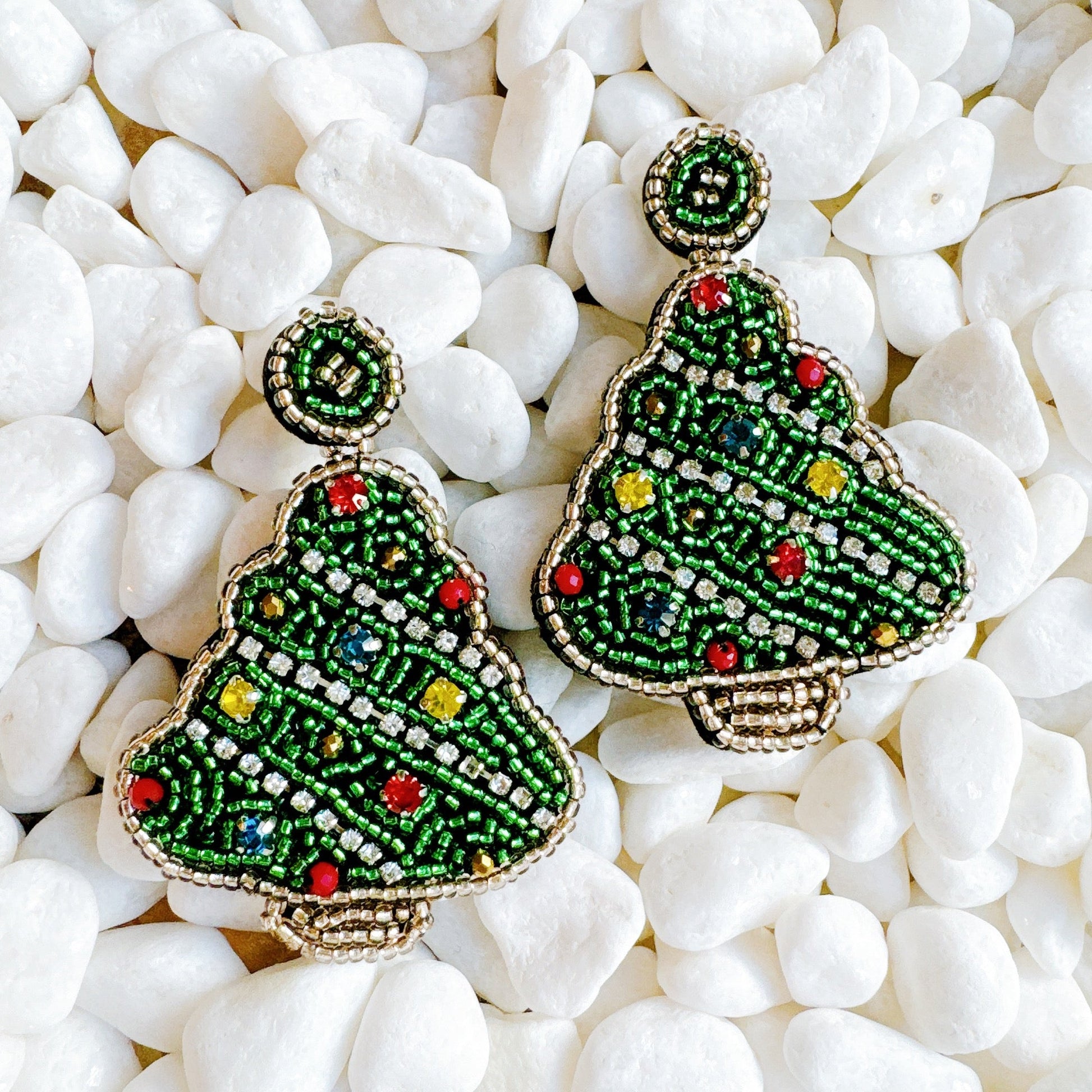 🧡 Beaded Holiday Tree Earrings