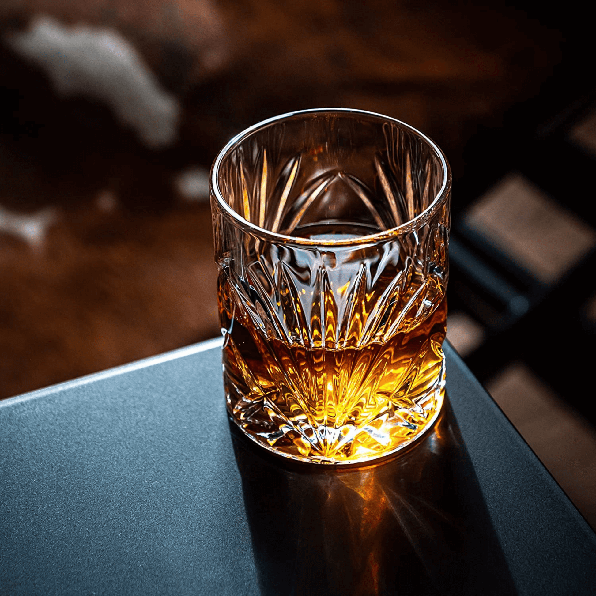 Crystal Whiskey Glass – Where Craft Meets Ceremony - Palm Glass Edition